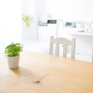 Como Tirar Mancha de Caneta da Mesa? - Midastime