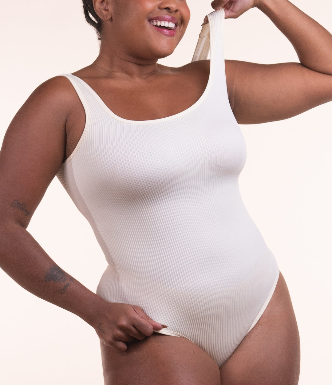 Body Shaper - Body modelador canelado com abertura higiênica