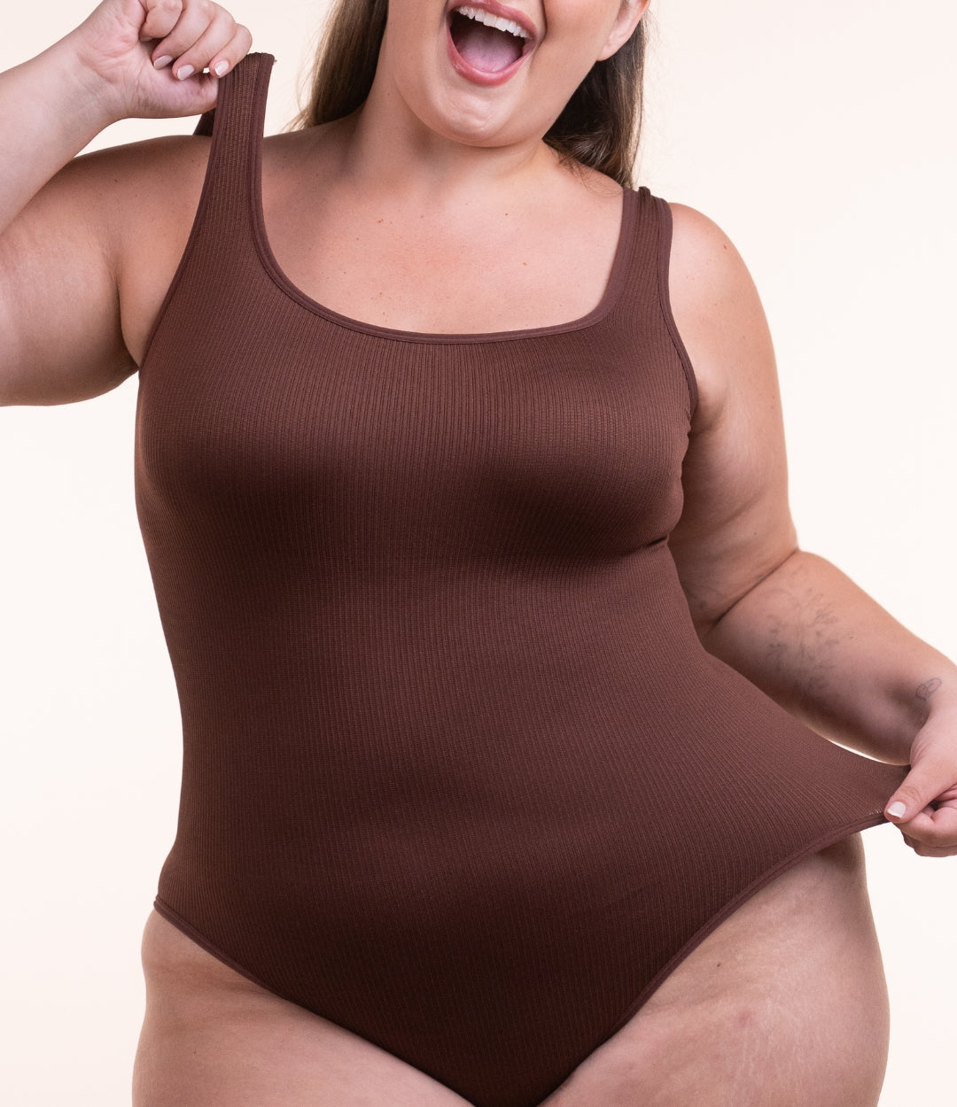 Body Shaper - Body modelador canelado com abertura higiênica